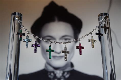 wallis simpson cartier cross bracelet replica|wallis simpson jewelry.